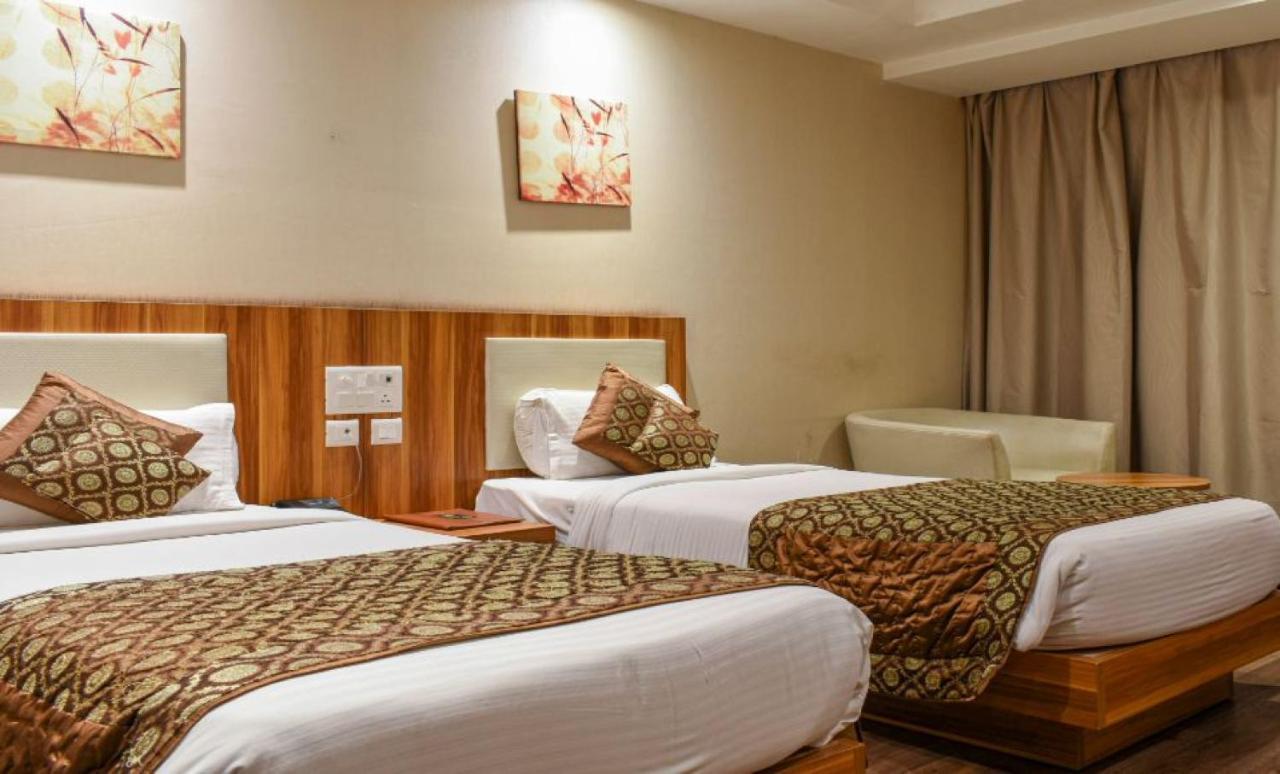 Hotel Le Roi Raipur At Raipur Railway Station Екстер'єр фото