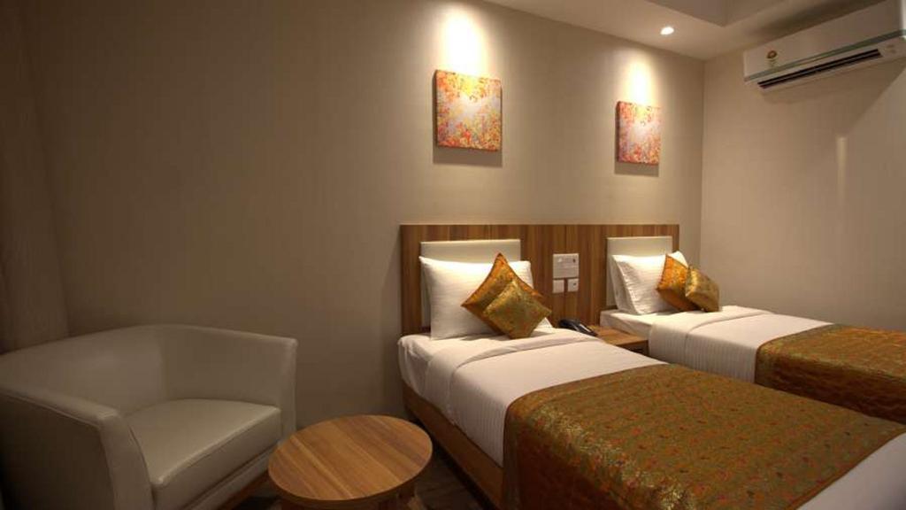 Hotel Le Roi Raipur At Raipur Railway Station Екстер'єр фото