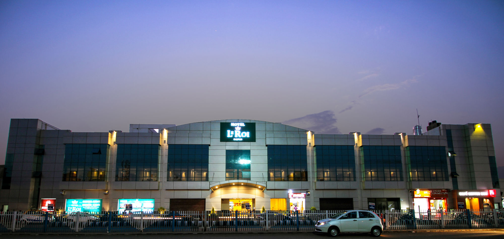 Hotel Le Roi Raipur At Raipur Railway Station Екстер'єр фото