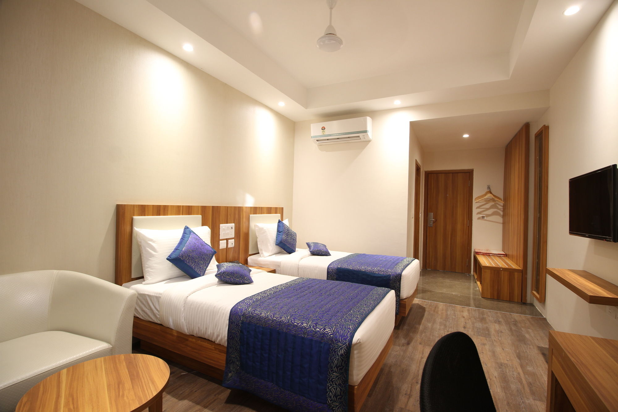 Hotel Le Roi Raipur At Raipur Railway Station Екстер'єр фото