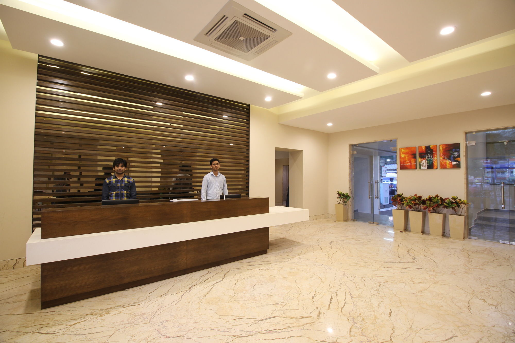 Hotel Le Roi Raipur At Raipur Railway Station Екстер'єр фото